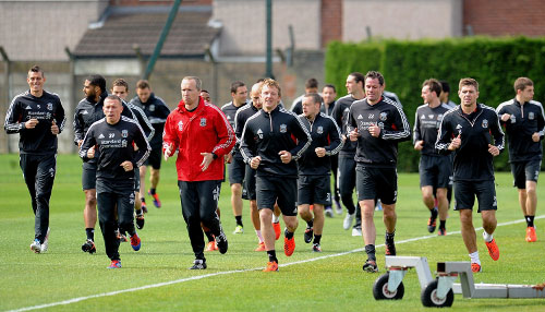 官方：卡塞米罗累计五张黄牌停赛，将错过下轮对阵维拉的比赛（官方：卡塞米罗累计五黄被禁赛，缺席下轮战维拉）