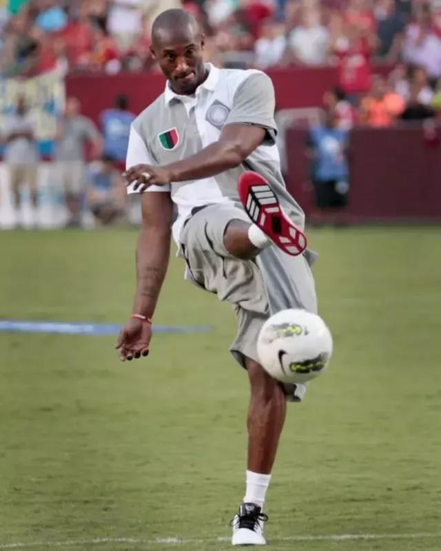 一人一城，韩国前国脚崔喆淳退役，曾代表全北出场超500次