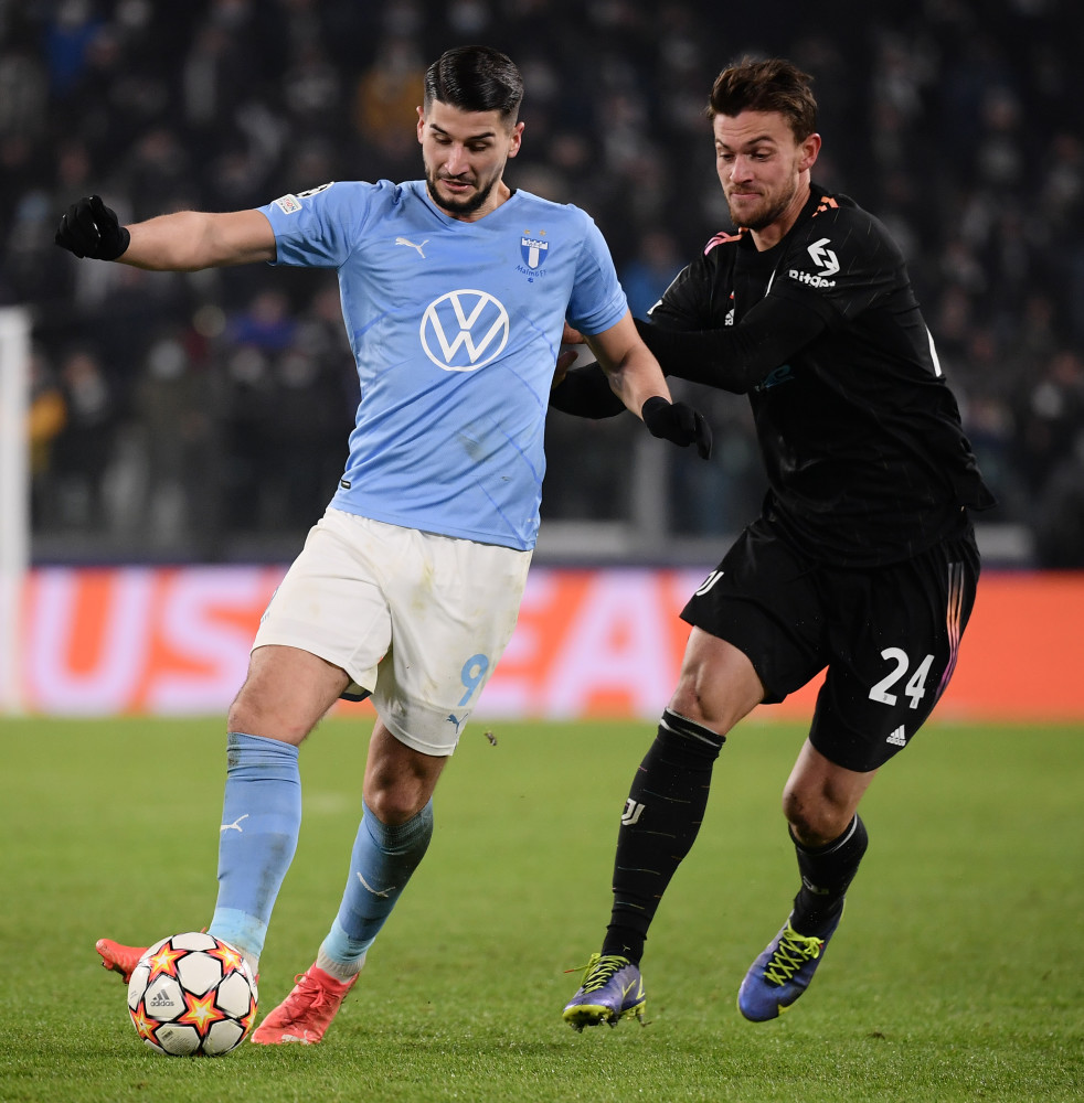 记者：莱比锡预计将接受纽卡对谢什科的9000万欧报价