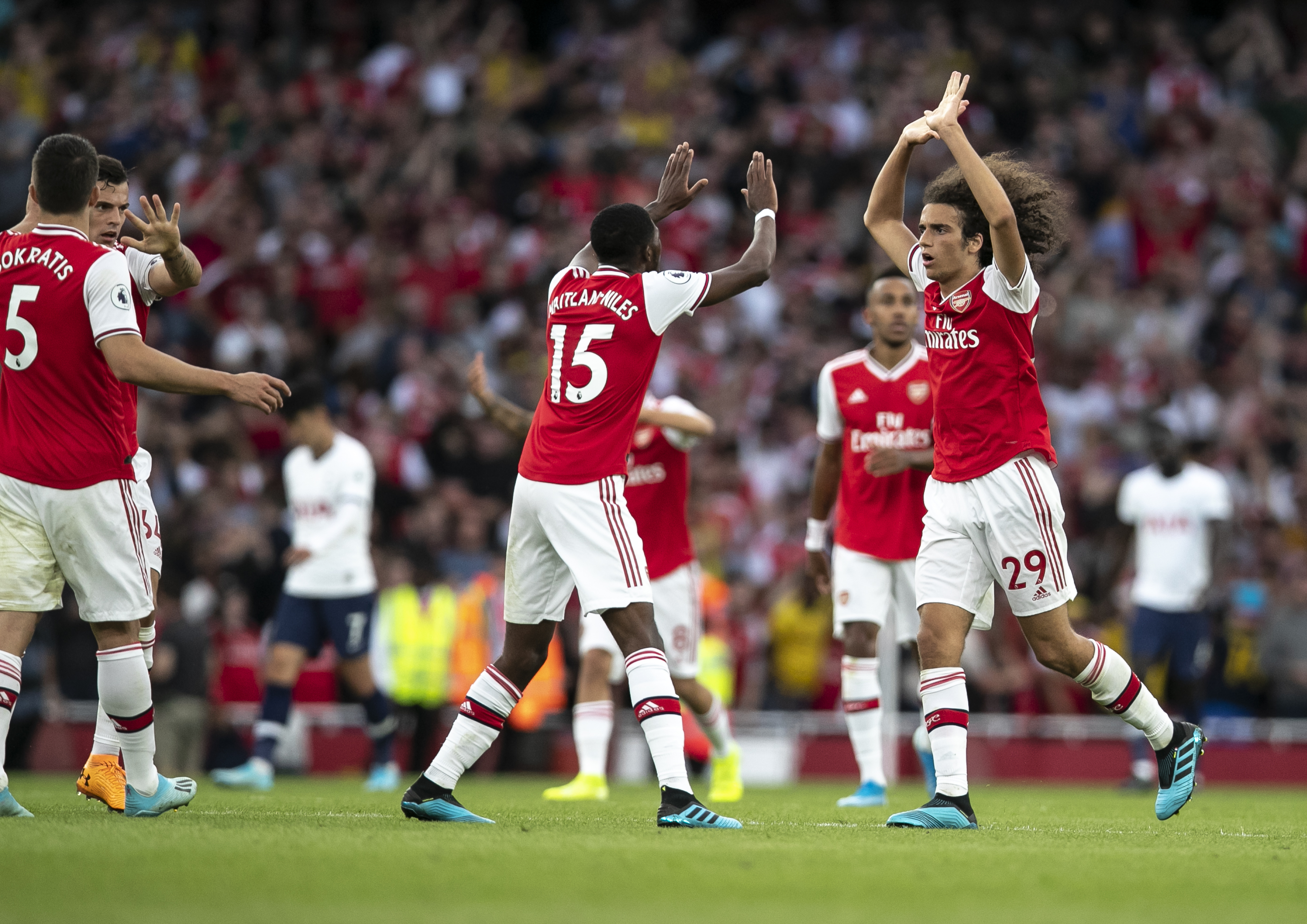 洛塞尔索：安哥拉球员身体素质出色，我们很难找到进球机会