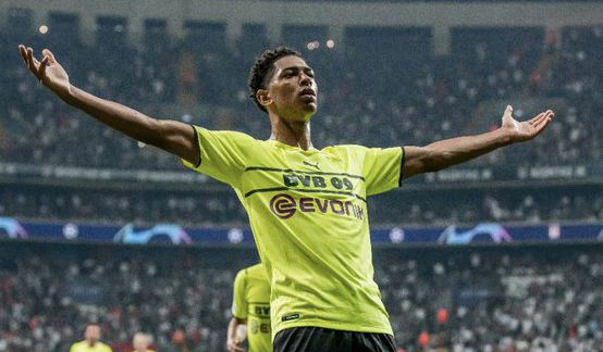 米兰0比1不敌拉齐奥，这场比赛再次证明，米兰需要一个中锋