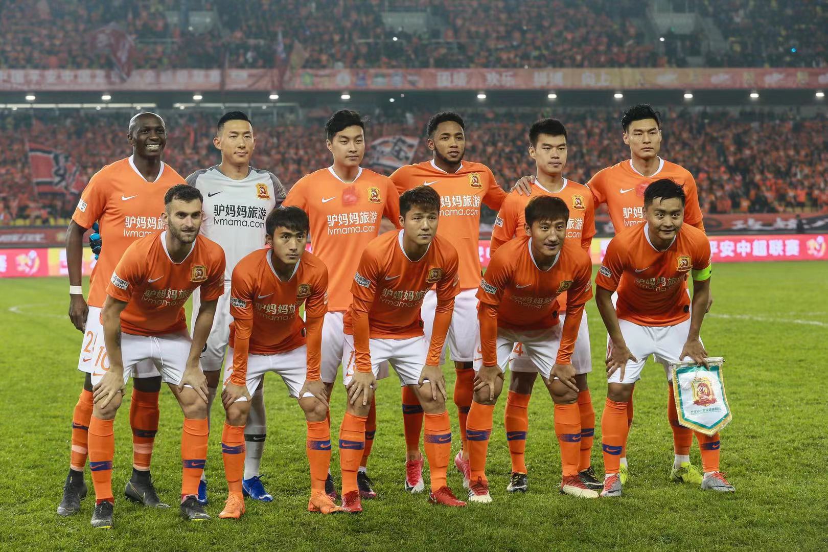 天空体育：贝洛蒂已返回卡利亚里继续治疗，预计明年春天复出