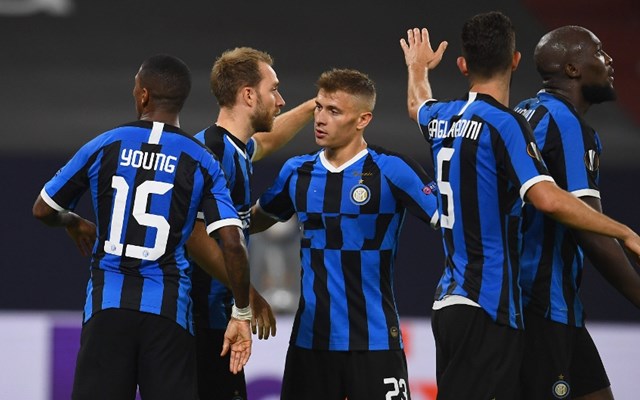 萨哈：曼联在转会市场必须谨慎，冬窗不能急于放走梅努（萨哈：曼联转会需谨慎，冬窗切勿仓促放走梅努）