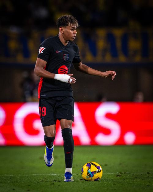 诺丁汉森林3-0马尔默，耶茨、卡利穆恩多、米伦科维奇建功