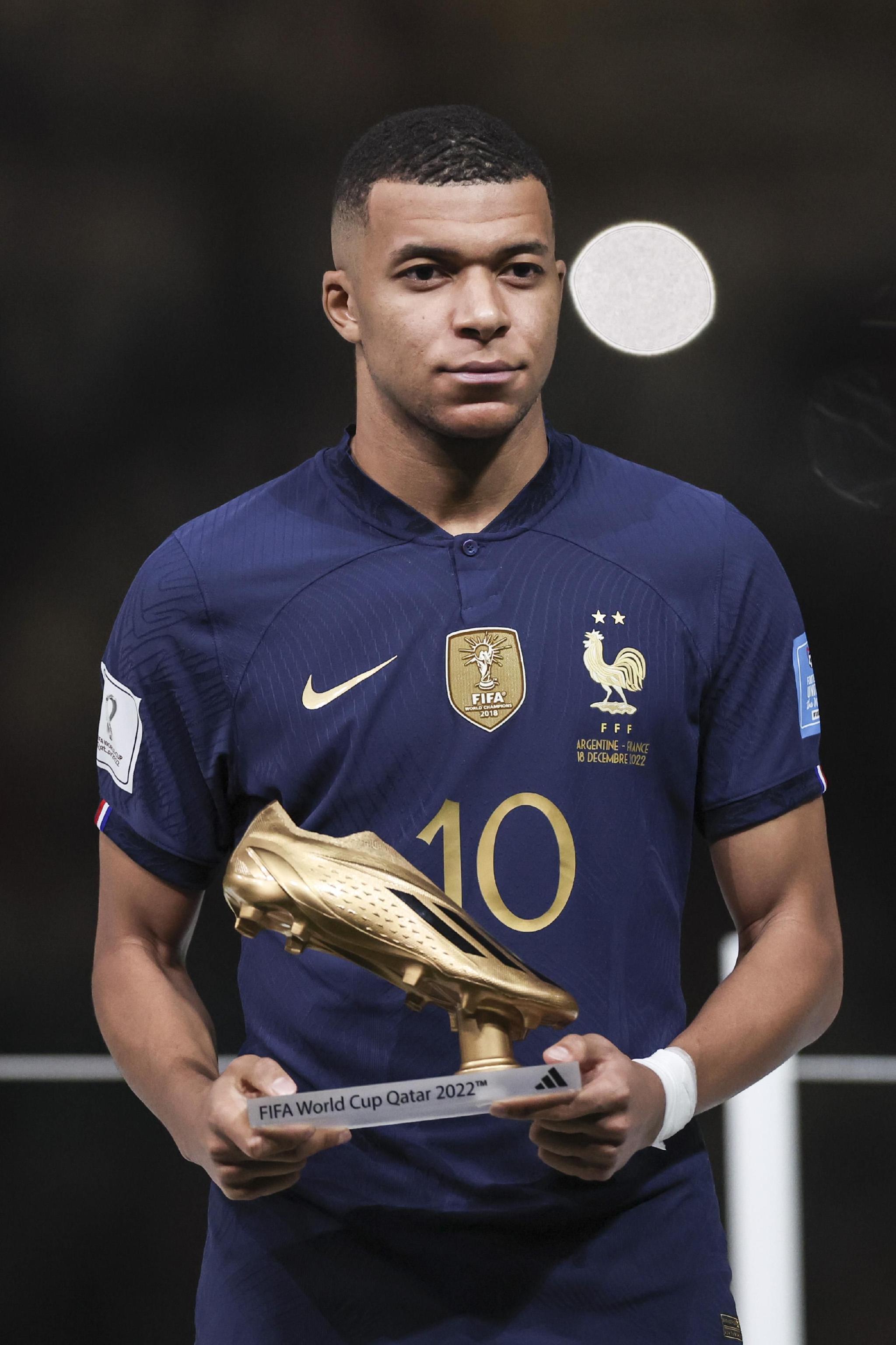 火爆德比，费内巴切vs加拉塔萨雷赛前双方球员就开始发生冲突