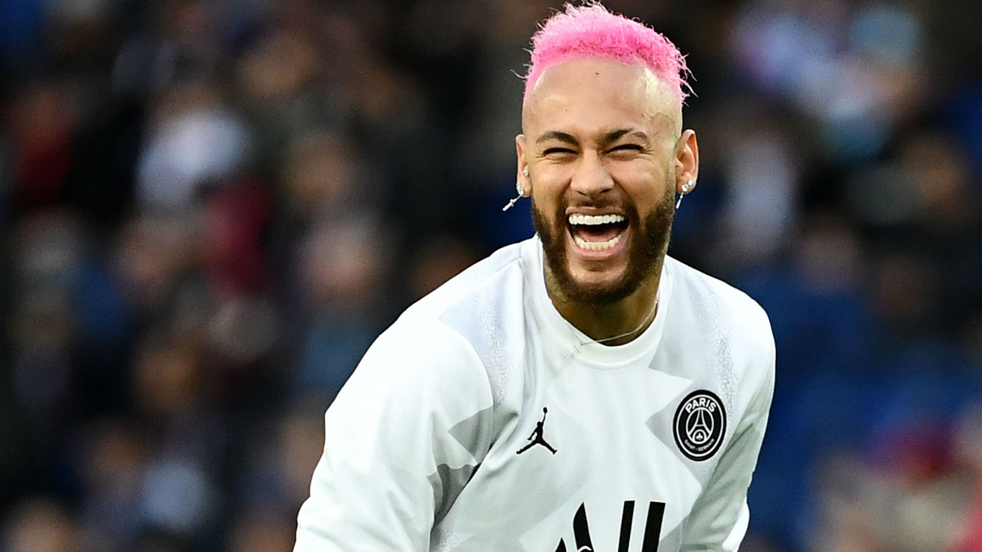 英媒：不敌纽卡赛后瓜帅与吉马良斯争论，并疑似怒斥摄像师