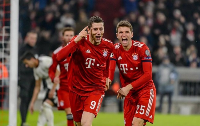 沙特vs阿联酋的下半场比赛因突降暴雨+冰雹暂中断，归赛时间暂未定（沙特与阿联酋之战下半场遭暴雨冰雹打断，复赛时间待定）