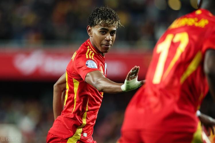 创造历史，拜仁成德甲首支单一自然年每轮比赛后均领跑的球队（拜仁写纪录，成德甲首支在单一自然年每轮赛后均领跑的球队）