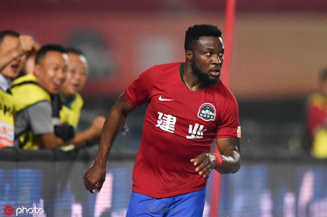 F-16又摔跤了，2025竞是“摔机本命年”，硬是拿了个三连冠