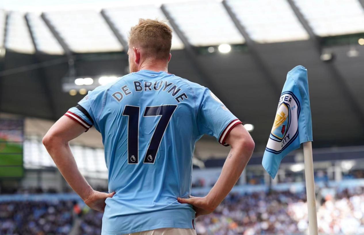 欧文突破防守创造杀伤，制造罚球