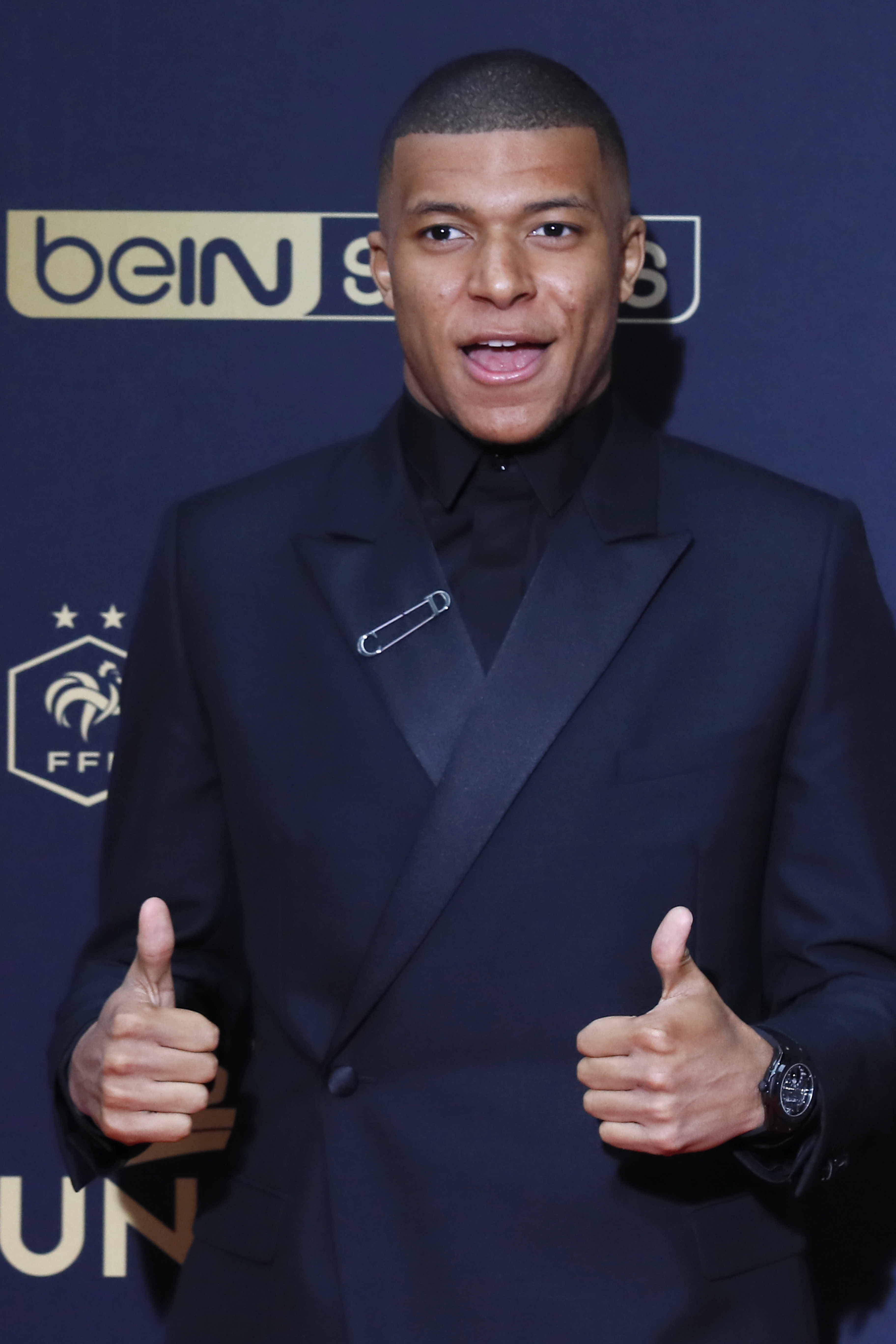 德转列有资格入选科特迪瓦队多国籍球员身价前10：约罗领衔