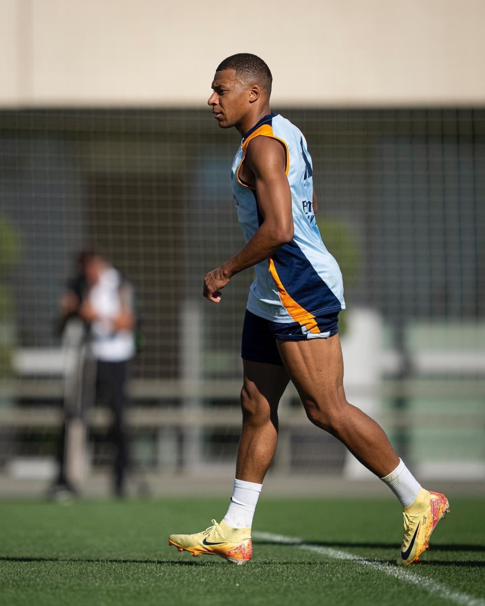 曼联近9场英超仅1负，4胜3平状态回升（曼联英超近9战仅1败：4胜3平，走势回暖）